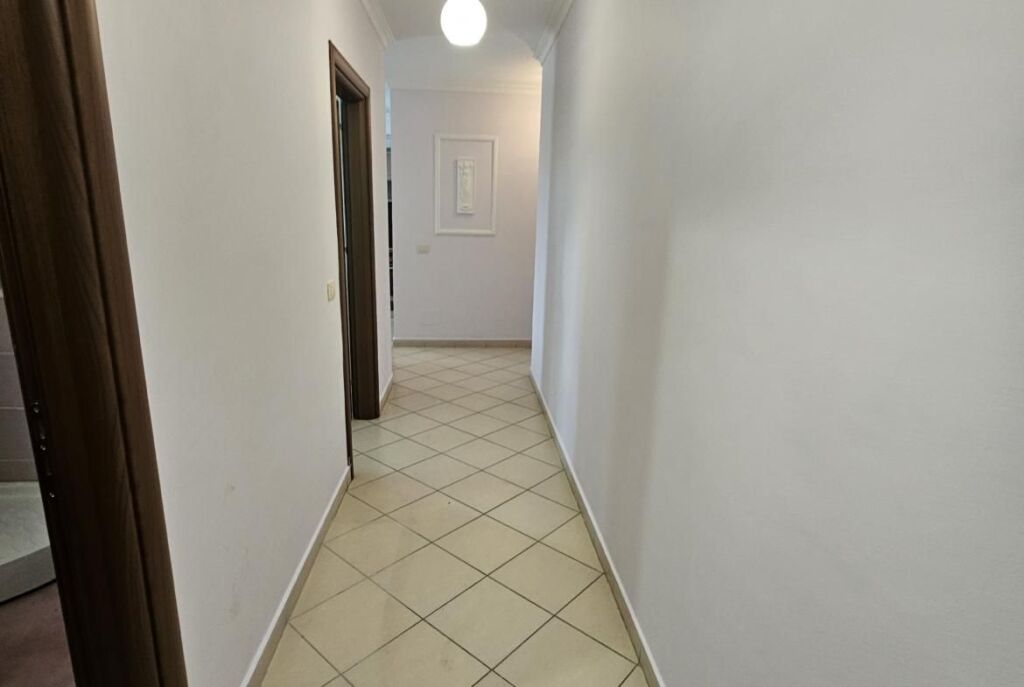 Tek Jordan Misja Jepet Me Qira Apartament 2+1+2 I Mobiluar!