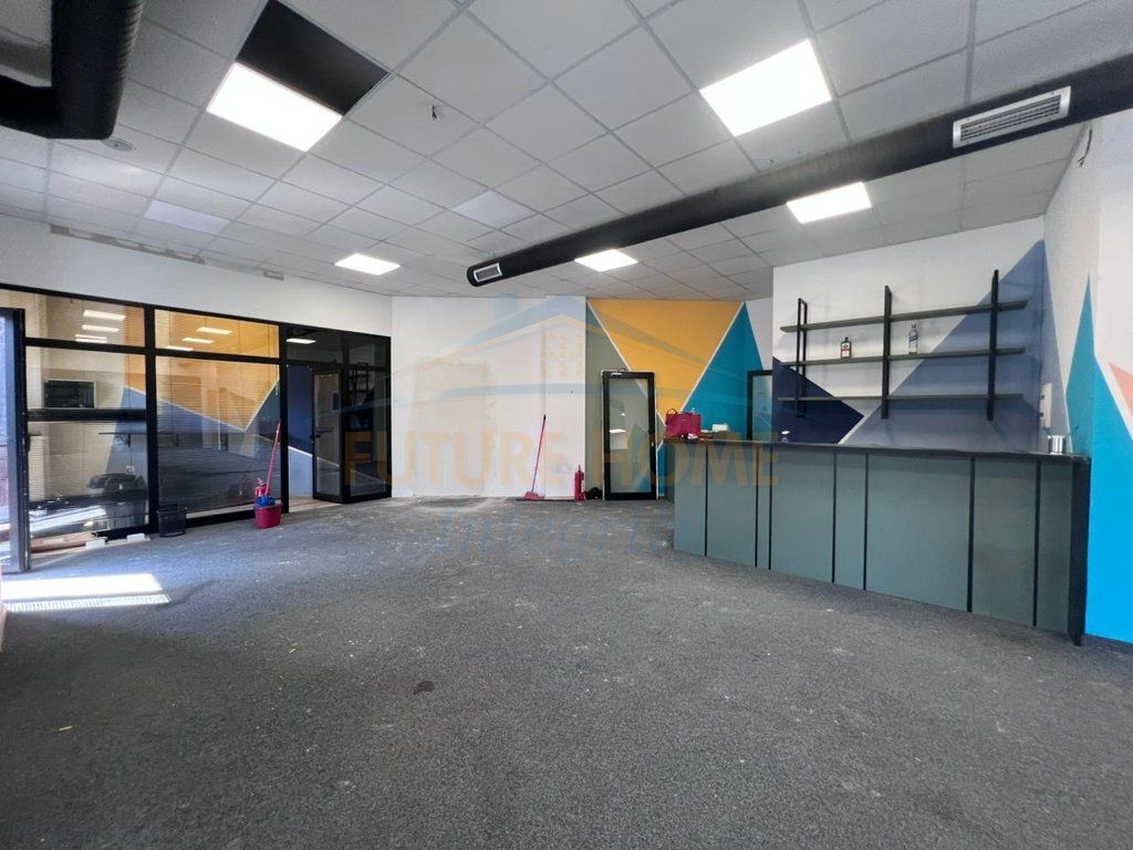 Qera, Ambient Biznesi, Farmacia 10, Tiranë.