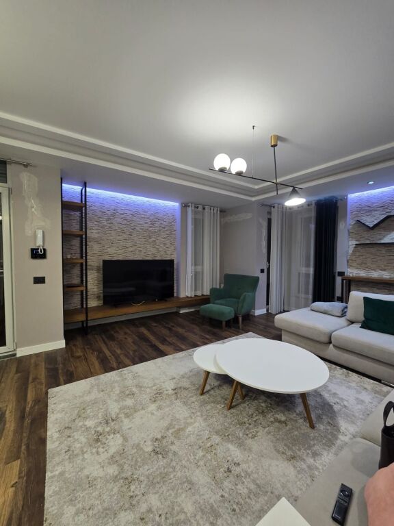 Shitet apartament tek ish Fusha