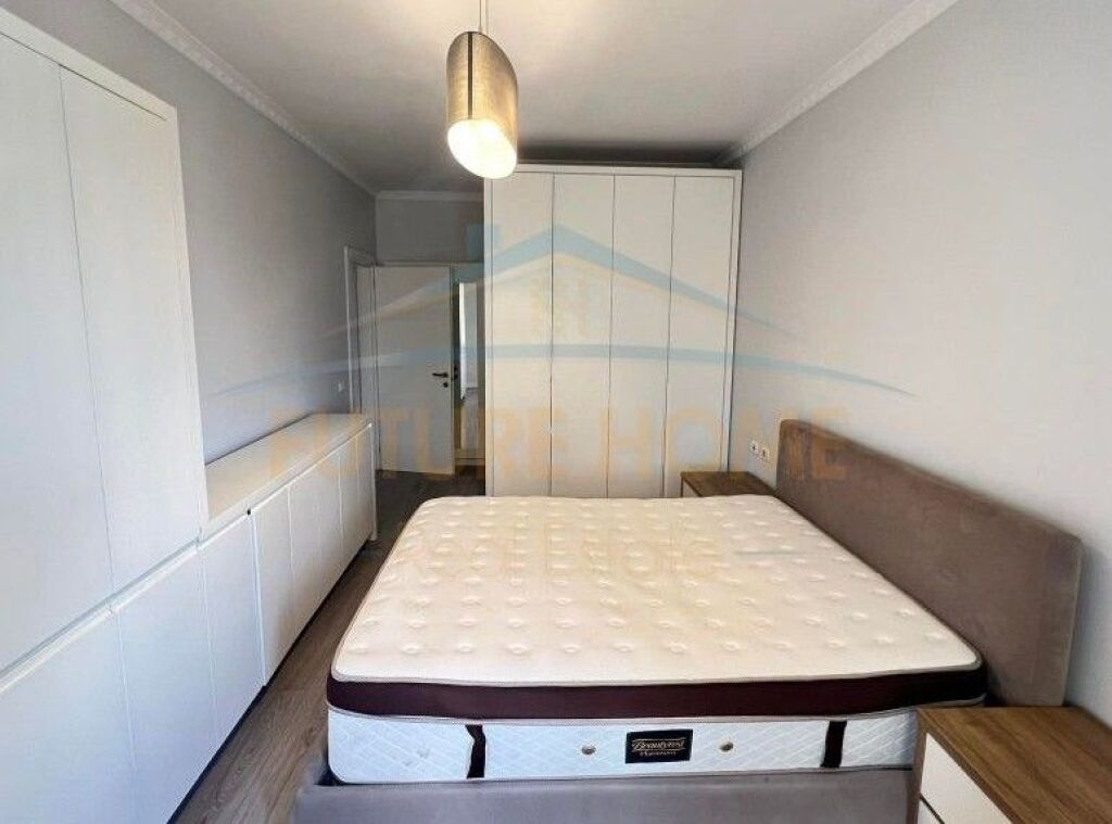 Qera, Apartament 2+1+2, Unaza e Re, Tiranë.