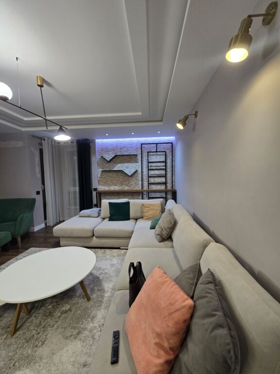 Shitet apartament tek ish Fusha