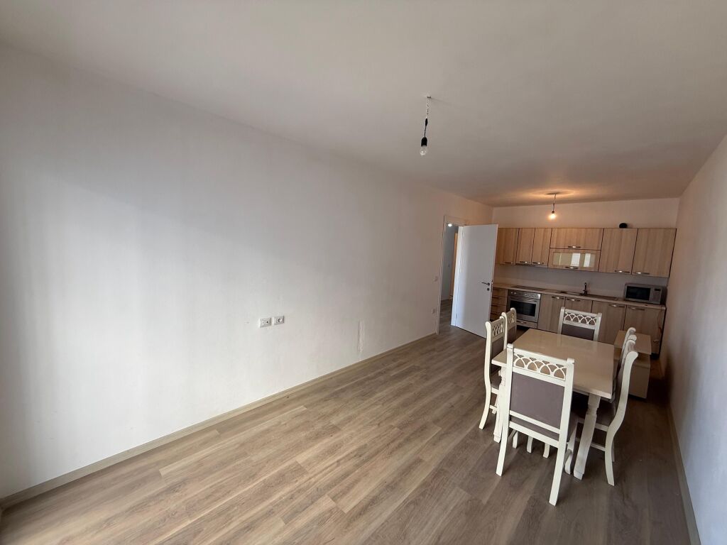 📣 RENT Apartment 1+1 With Storage 📍 Kombinat ✨  🏢 New Building 🪜 2nd Floor (With Elevator) 📐 Area 98 m2 🛋️ Partially Furnished  💶 Price 35,000 Leke/Month