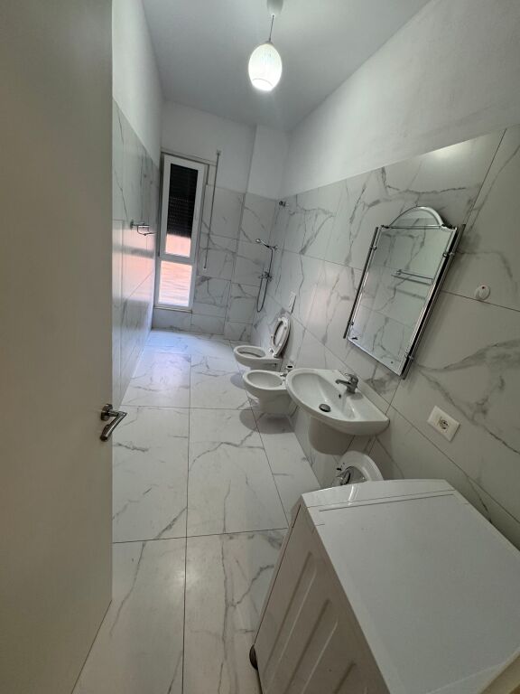 Apartament me qera