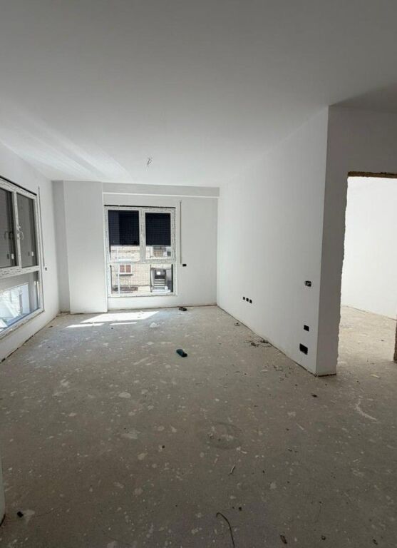 2+1 apartment for sale Ali Demi, electric market