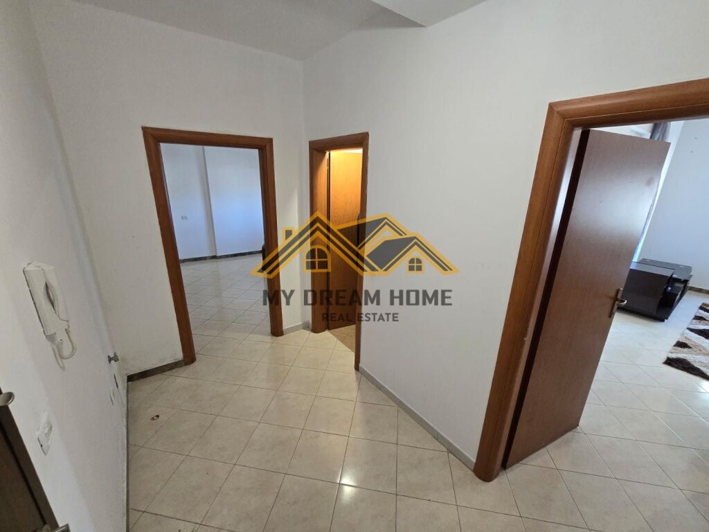 JEPET APARTAMENT ME QERA 1+1 NE ZONEN E ‘ISH-URT’ !!!