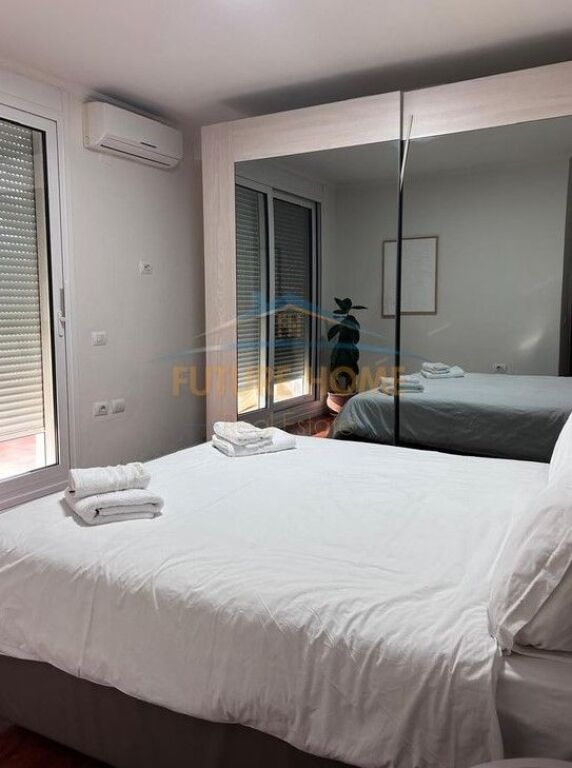 For sale, Apartment 2+1+2+Veranda, Bllok