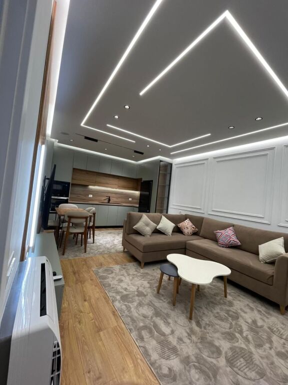 Jepet me qera Apartamenti 1+1 , Paskuqan tek Gjimnazi Isa Boletini 500 mije leke