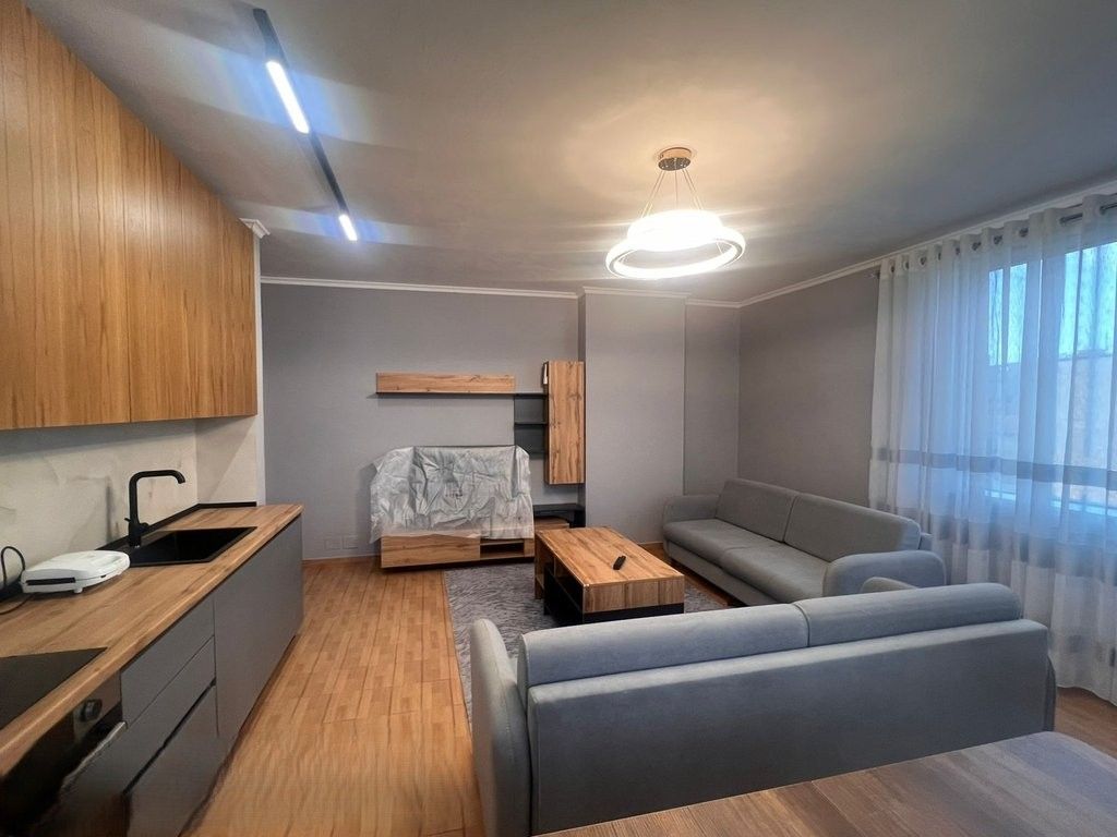 Affittiamo appartamento 2+1 appena arredato vicino al Mercato Nuovo! 800 € /Mese