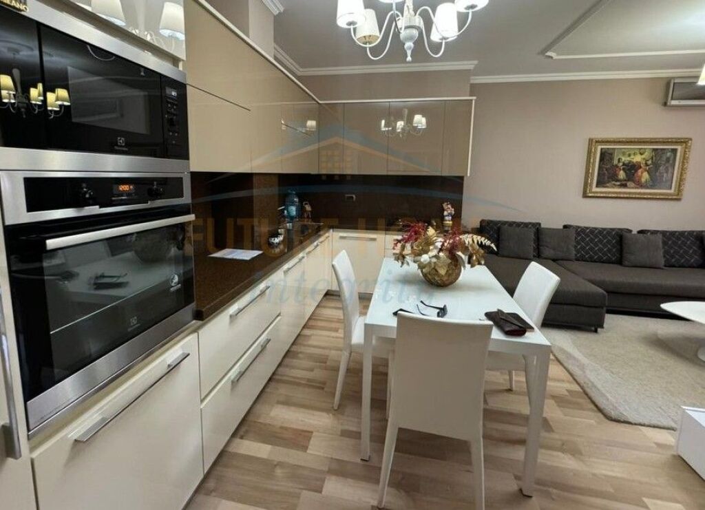 Affitto, Appartamento 2+1, Ex Mercato Elettrico, Tirana.