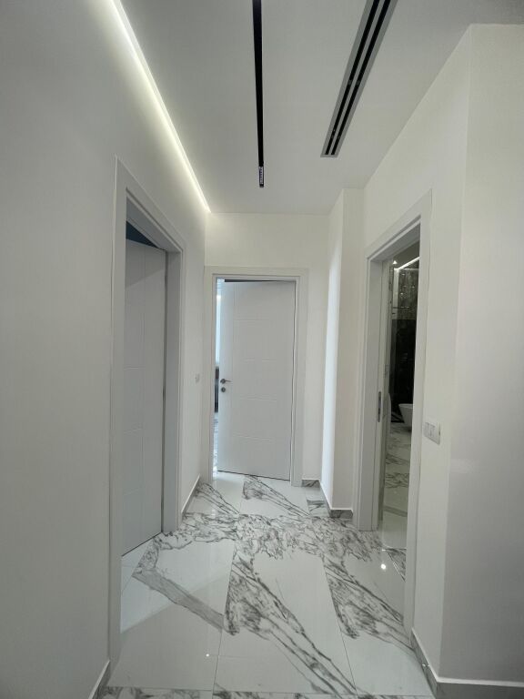 2+1 apartment for rent at Komuna e Parisit!