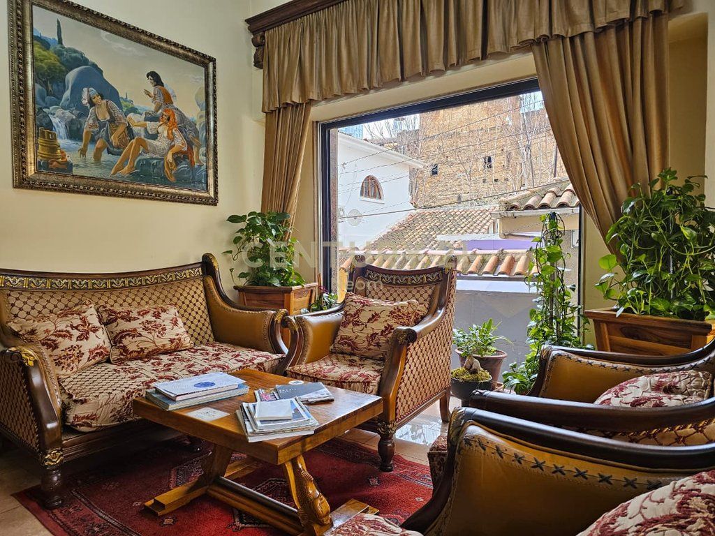 HOTEL PER SHITJE NE QENDER TE TIRANES ! 2,500,000 € Sip. Totale  653m2