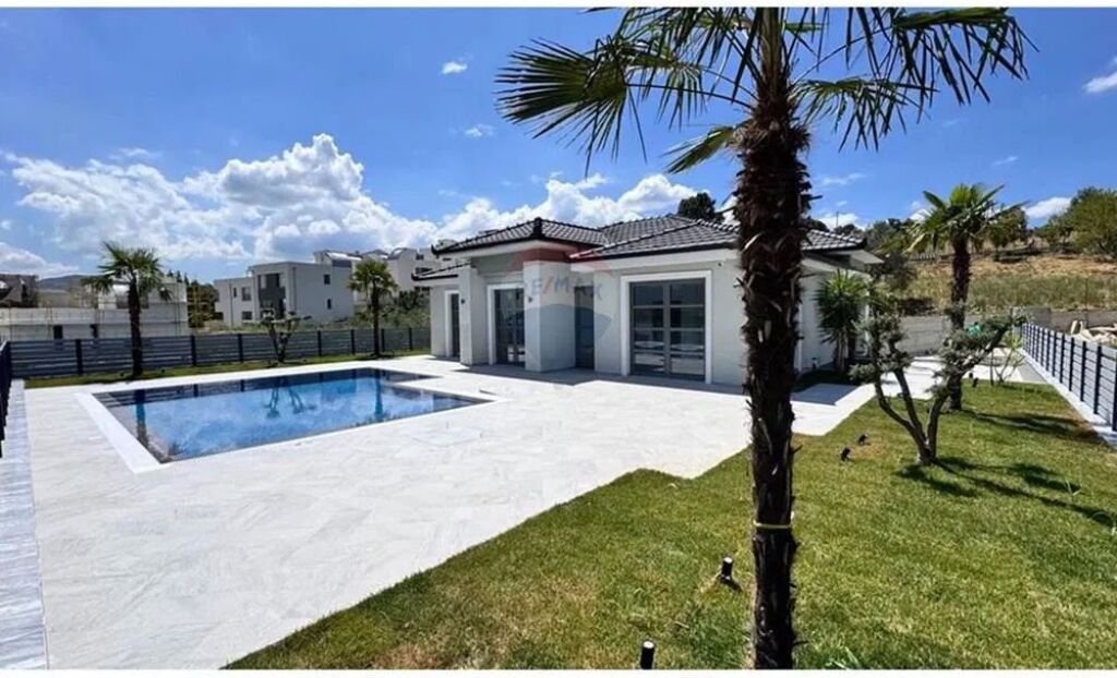 Vilë - Për Shitje - Rruga e Vilave, Tiranë(ID: 530191025-270)