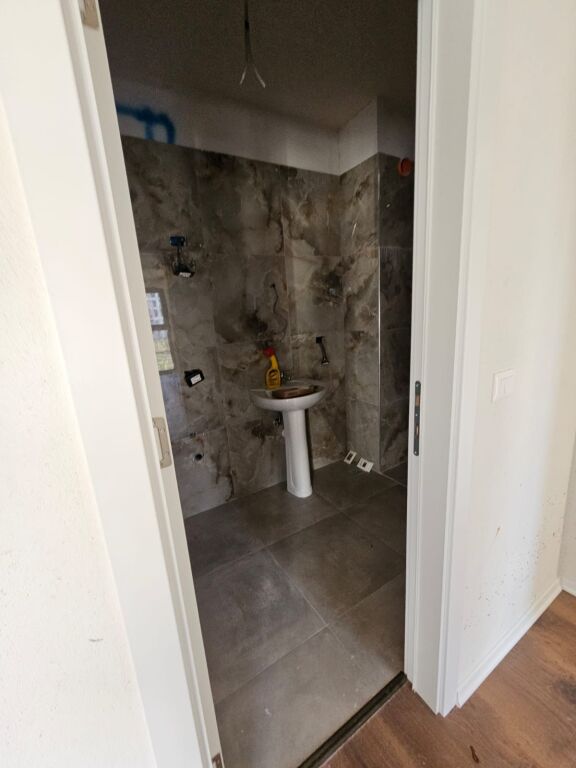 Porcelan, near the clan, apartment for sale 2+1+2 bathrooms (97.5 m2) 160,000 euro