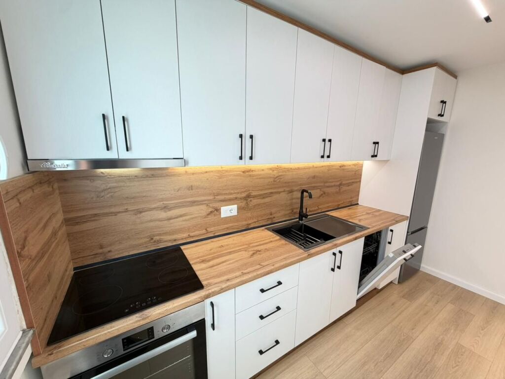 🏡 Shitet Apartament 1+1 – Super Investim📍 21 Dhjetori 💳 Mundësi blerje me kredi