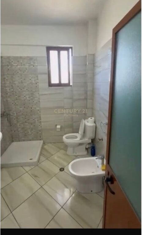 Appartamento 2+1+2 in vendita con vista mare a Durazzo