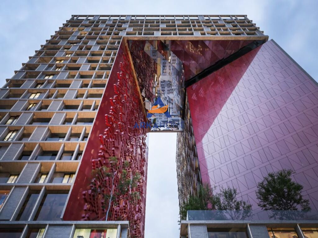 JEPET ME QERA AMBJENT ZYRE 116M2 "VASIL SHANTO" 1200 EURO