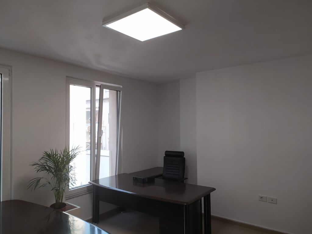 Ambjent Zyre, Tvsh Shqiptar!