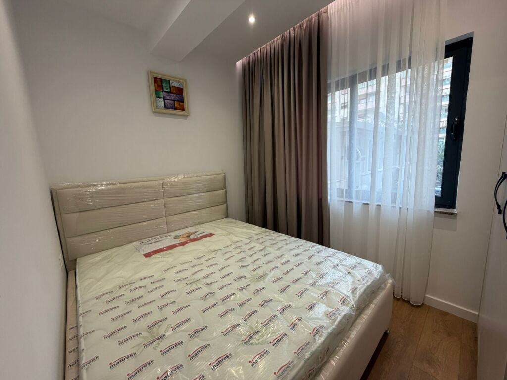 1+1,i mobiluar luks,komune e parisit te lulishtja,600 euro