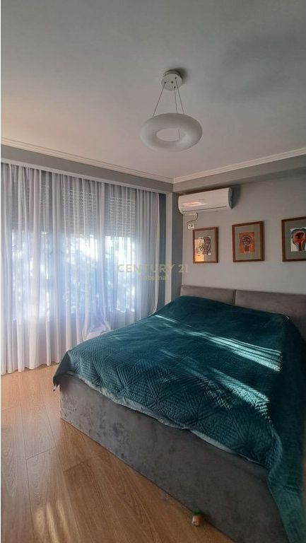 Apartment 2+2 for sale near the Parliament, Tirana.