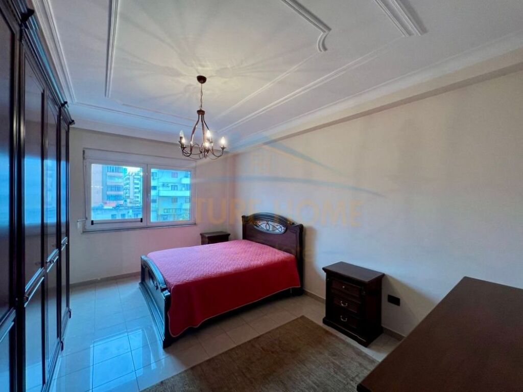 Qera, Apartament 2+1+2, Blloku, Tiranë.