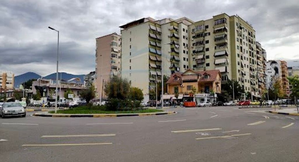 Rent, Business Premises, Commune of Paris, Tirana.