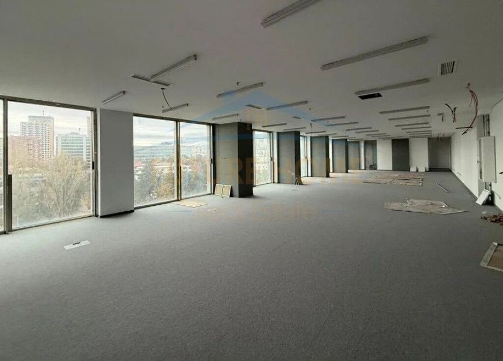 Qera, Ambient Open Space, Downtown One, Tiranë