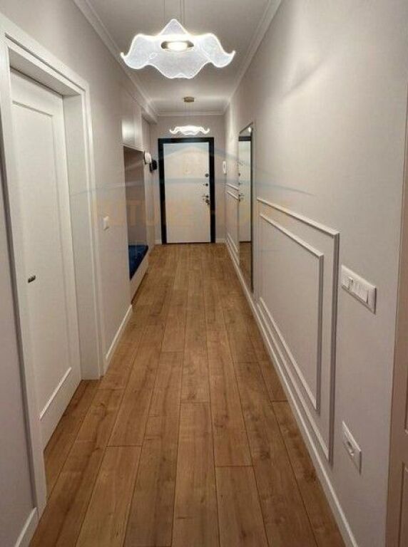 Affitto, 3+1+2+Posto auto, Stazione ferroviaria, Tirana.