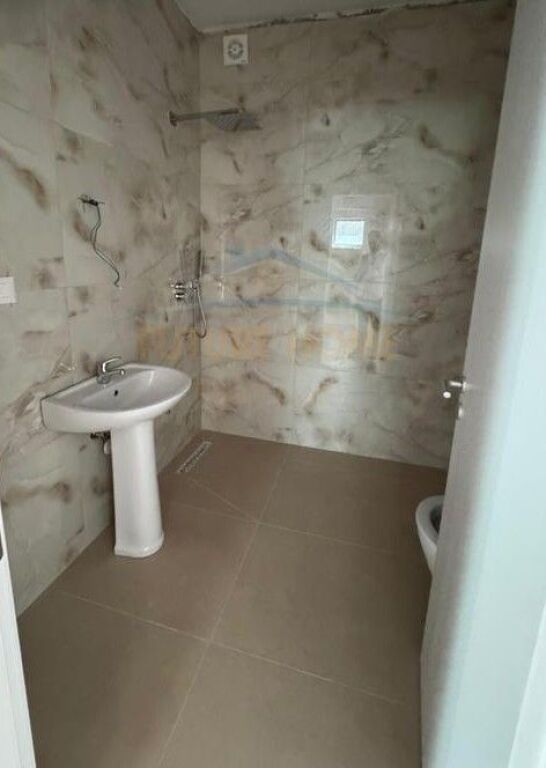 In vendita, Appartamento 2+1+2, Via Dajti, Fresk