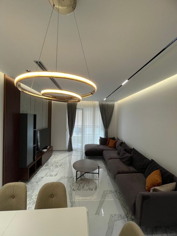 2+1 apartment for rent at Komuna e Parisit!