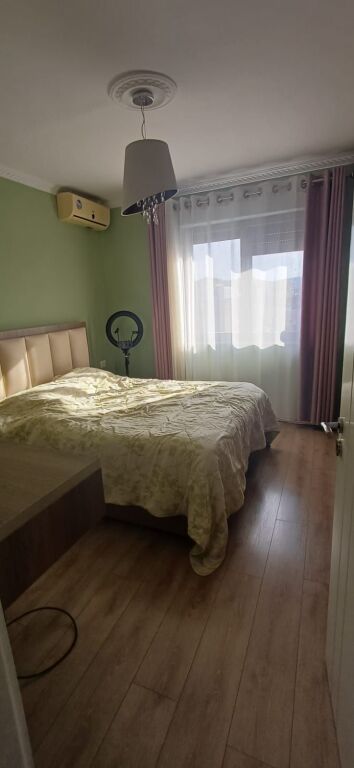 Shitet apartament 1+1 ne Laprake