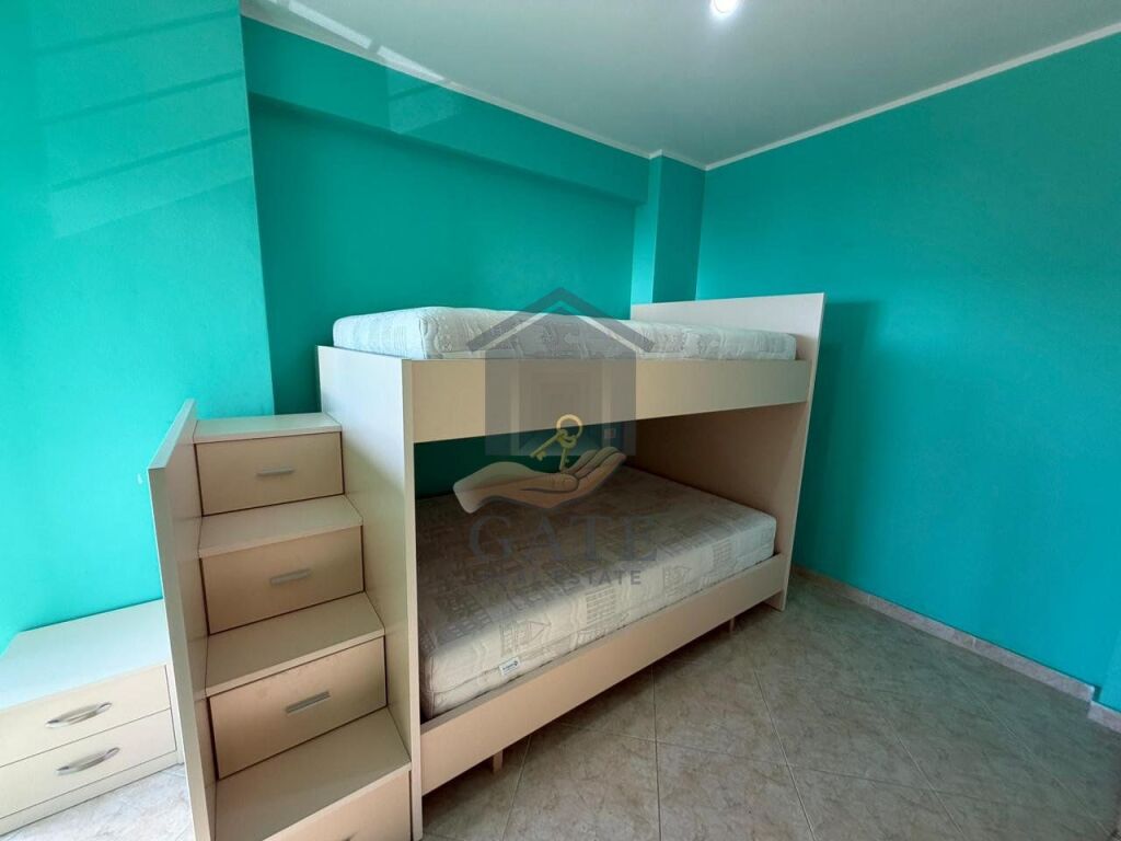 Jepet me qira apartament 2+1+depo+ garazh në zonën e Arrogostës, Currila.
