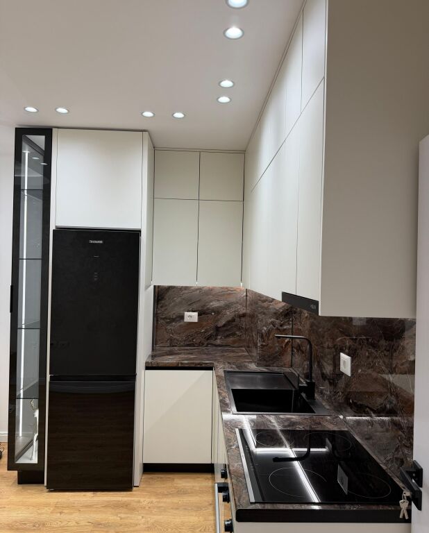 🏡 Vendesi in vendita Appartamento 1+1 – Misto Mame, Yzberisht