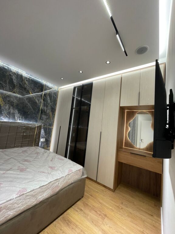 Jepet me qera Apartamenti 1+1 , Paskuqan tek Gjimnazi Isa Boletini 500 mije leke