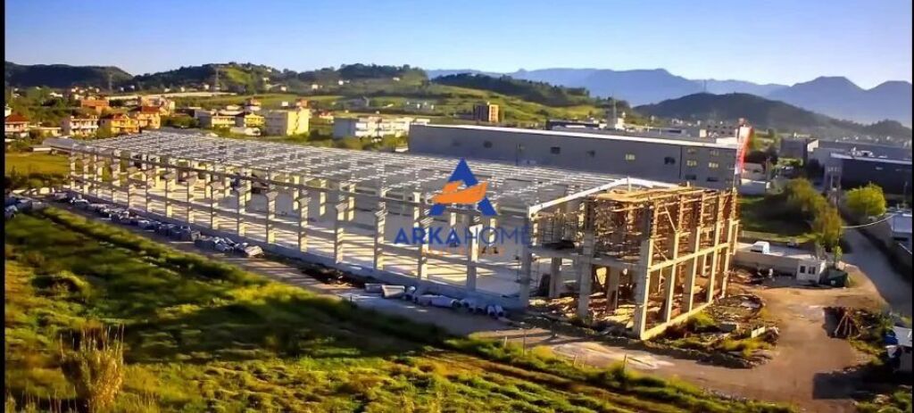 AFFITTASI MAGAZZINO 4400M2 "NË PRUSH" 20.000 EURO