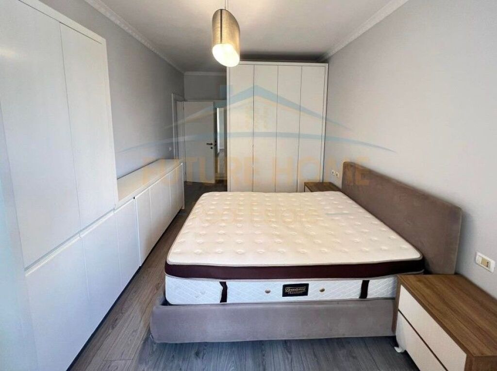 Qera, Apartament 2+1+2, Unaza e Re, Tiranë.