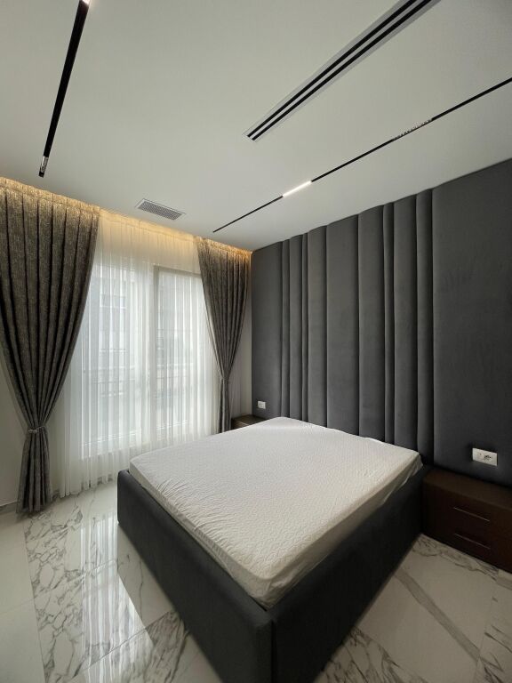 Apartment 2+1, Paris Commune!