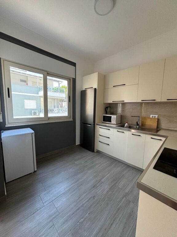 Appartamento 2+1 a Gjiri i Lalzit!