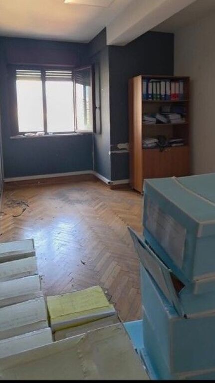 Qera, Ambjent Biznesi, Qender, Tirane.