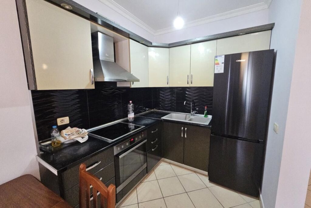 Tek Jordan Misja Jepet Me Qira Apartament 2+1+2 I Mobiluar!