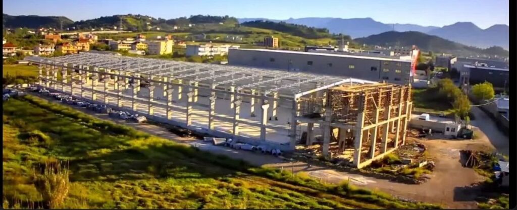 MAGAZZINO IN AFFITTO 4400 M2 PRUSH 20.000 EURO FH-58542