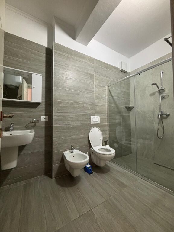 Appartamento 2+1 a Gjiri i Lalzit!