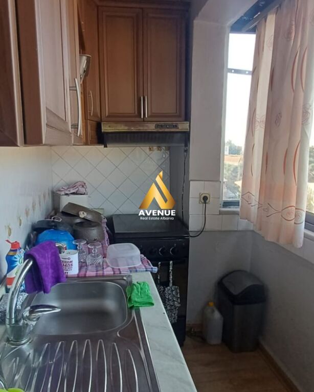 Shitet Apartament 1+1 i Mobiluar Pranë Spitalit Ushtarak,Tiranë