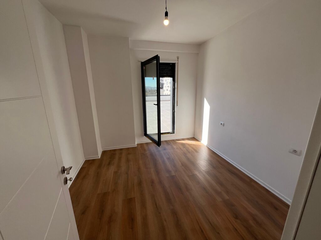 Appartamento 2+1, Porcellana!