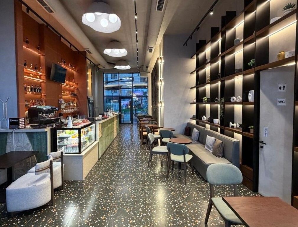 Bar/Kafe - Për Shitje - Rruga Xhanfize Keko, Tiranë(ID: 530581007-121)