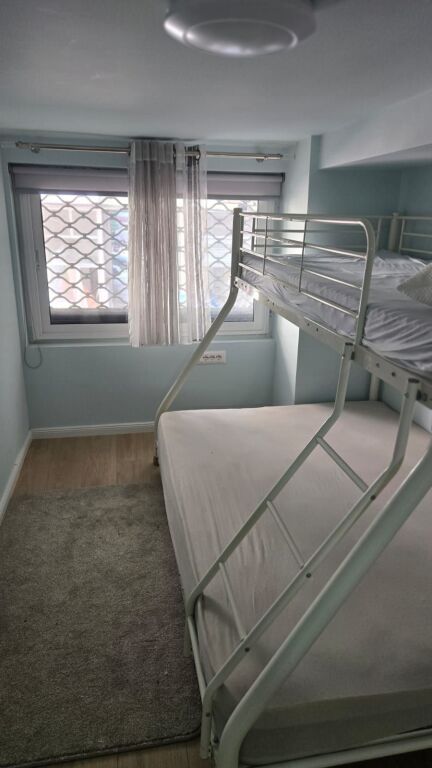 Tirane, affittasi appartamento 2+1, 52 m² 600 € (misto mame) .