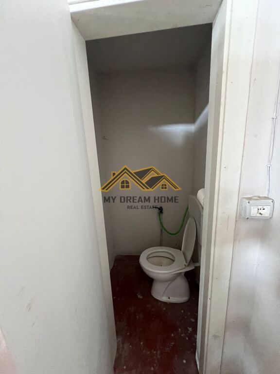 JEPET ME QERA MAGAZIN NE ISH KENETE DURRES!