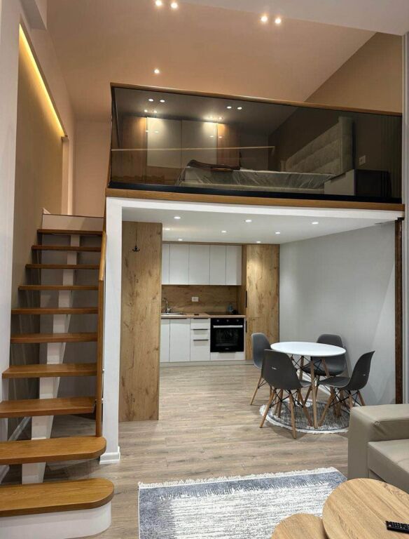 Dupleks studio in affitto ad Astir