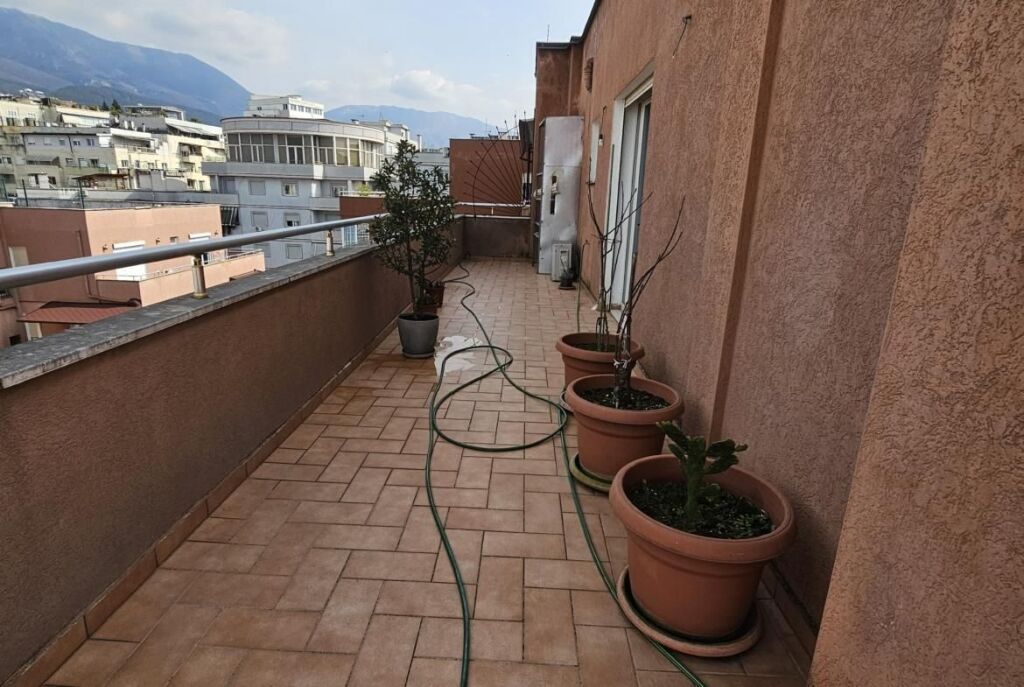 Ne Fresk Shitet Penthouse Ekskluziv 119.3 m² + 151.2 m² Verandë !