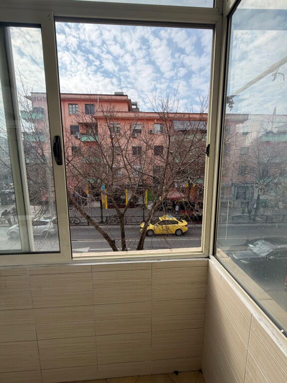 Apartament 2+1,Rruga e Durresit!