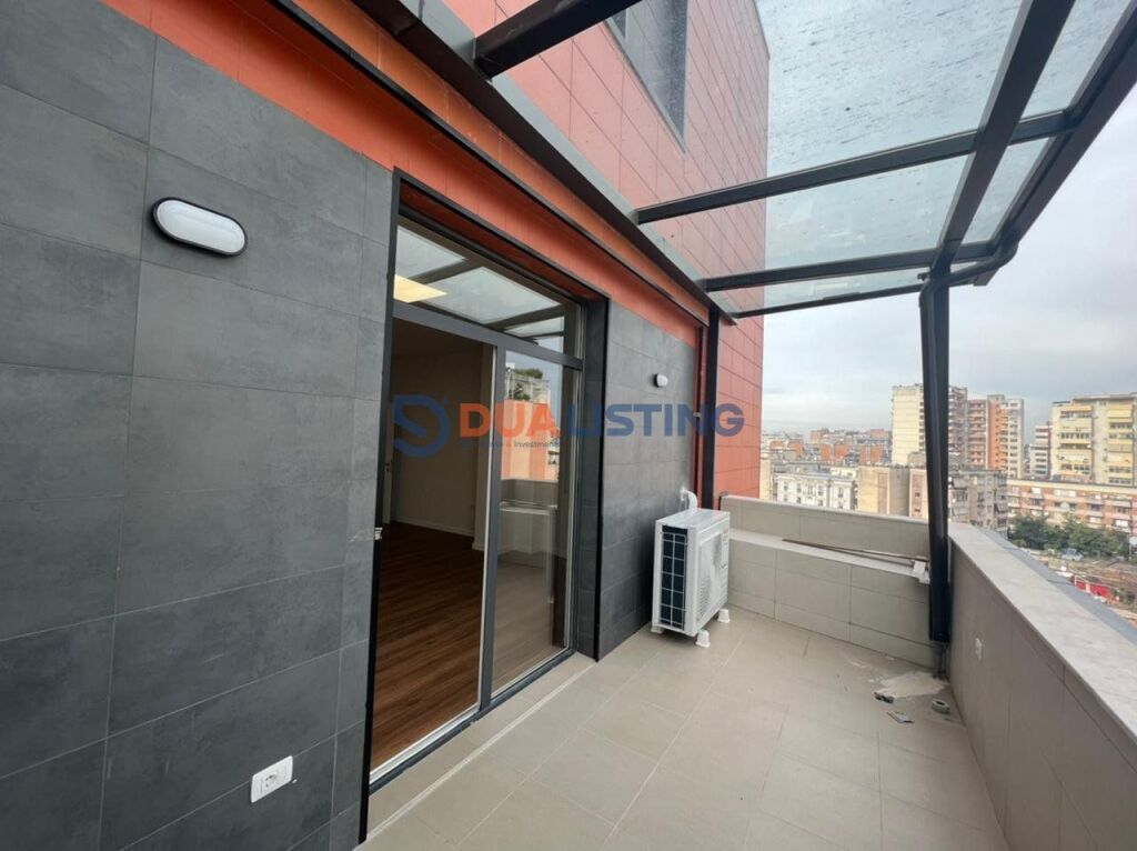 Zyrë me qera në zemër të Tiranës! 📍 Toptani – përballë Parlamentit